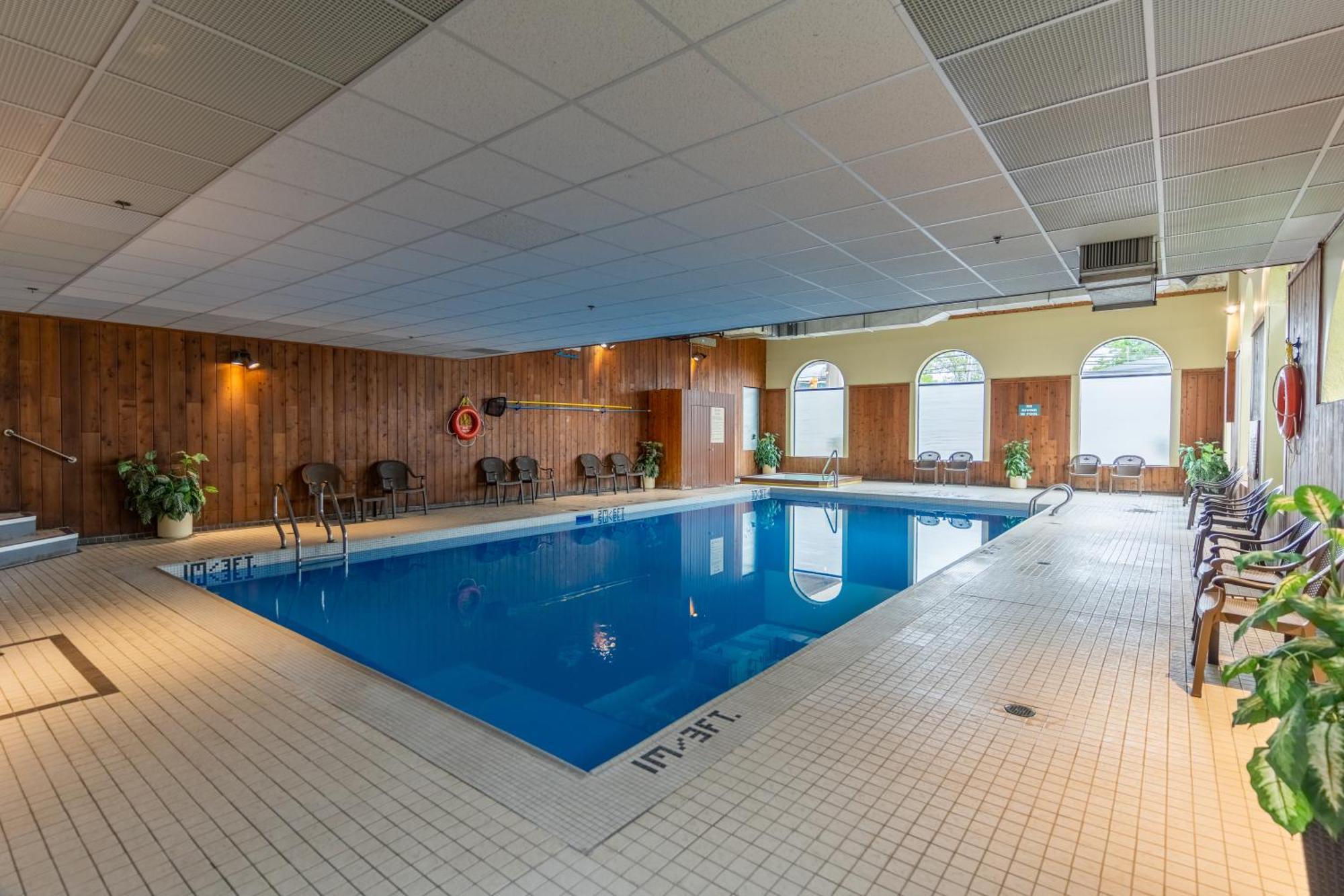 Glengarry Extended Stays Труро Екстер'єр фото
