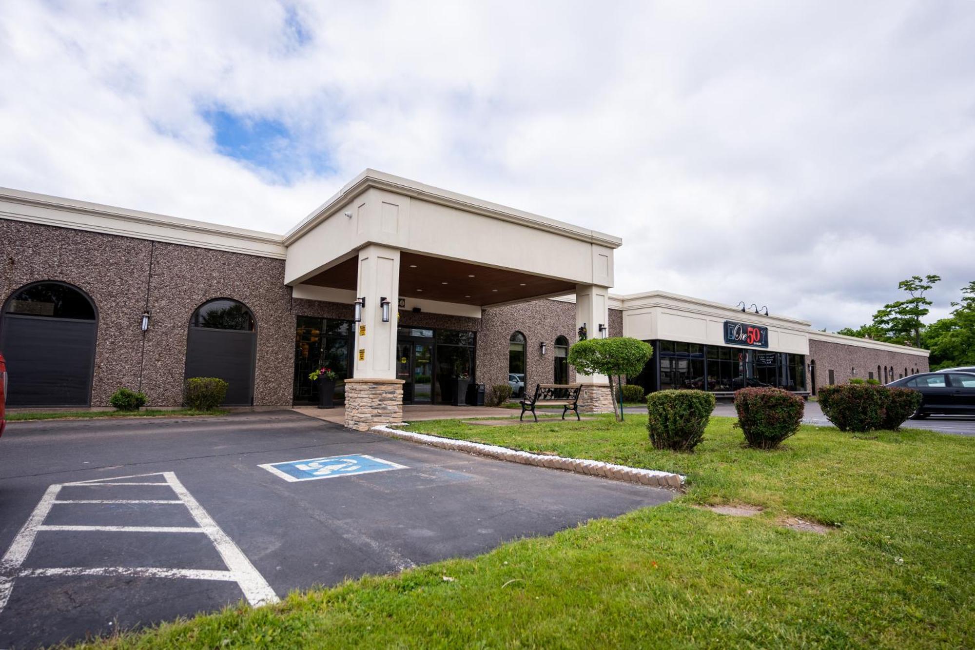Glengarry Extended Stays Труро Екстер'єр фото